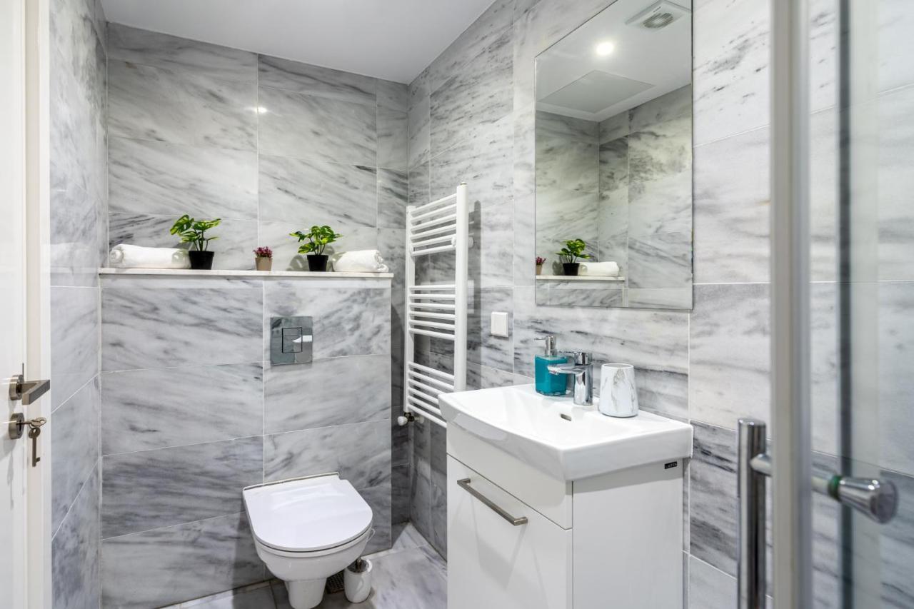 Oyster 1-Br Apt In Larnaca Eksteriør billede